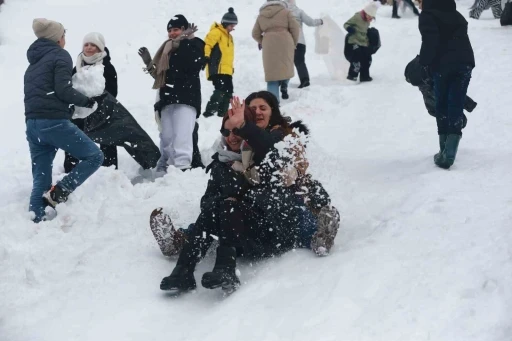 Ayder Yaylası&rsquo;nda Kardan Adam Kış Festivali coşkusu

