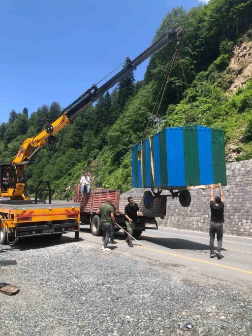 Ayder Yaylası yolundaki izinsiz yapılar kaldırıldı
