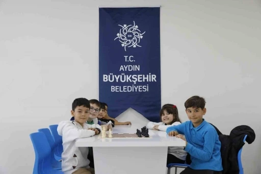 Aydın B&uuml;y&uuml;kşehir Belediyesi&rsquo;nin satran&ccedil; eğitimleri s&uuml;r&uuml;yor
