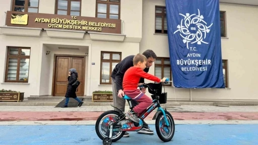 Aydın B&uuml;y&uuml;kşehir Belediyesi, Otizm Destek Merkezleri &ouml;zel Eğitim &ouml;ğrencilerinin yanında
