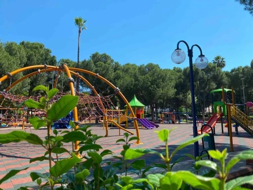 Aydın B&uuml;y&uuml;kşehir&rsquo;den Nazilli Atat&uuml;rk Parkı&rsquo;nda &ccedil;evre d&uuml;zenlemesi
