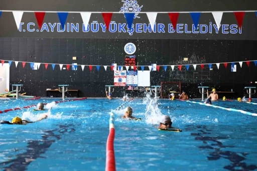 Aydın B&uuml;y&uuml;kşehir&rsquo;in yaz d&ouml;nemi y&uuml;zme kurslarına yoğun ilgi
