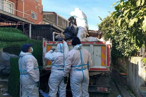 Aydın&rsquo;da iki &ccedil;&ouml;p evden 13 kamyon &ccedil;&ouml;p &ccedil;ıktı
