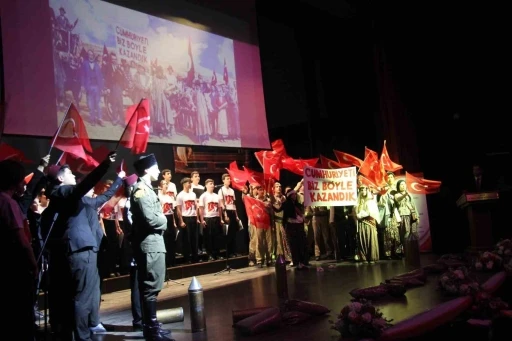 Aydın&rsquo;da İstiklal Marşı&rsquo;nın kabul&uuml; t&ouml;renle kutlandı

