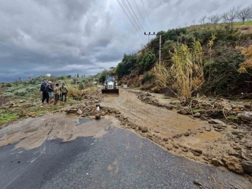 Aydın&rsquo;da kuvvetli yağışlara b&uuml;y&uuml;kşehir ve ASKİ&rsquo;den anında m&uuml;dahale
