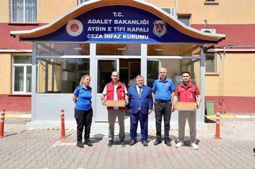 Aydın’da mahkumlara cevizli baklava ikramı
