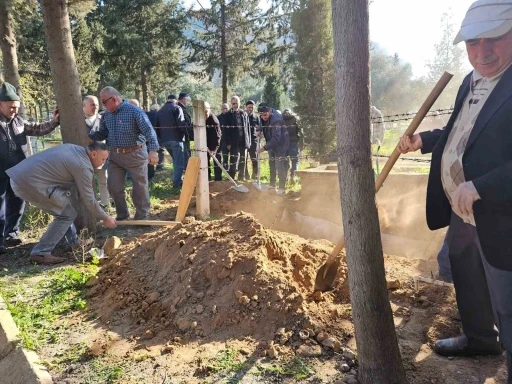 Aydın&rsquo;da minarelerden yarım asır boyunca sesi yankılanan Hafız G&uuml;ng&ouml;r hayatını kaybetti
