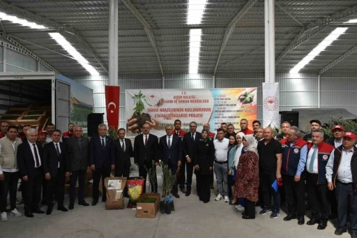 Aydın’da TAKE Projeleri kapsamında çiftçilere fide ve tohum dağıtıldı
