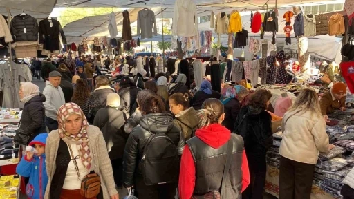 Aydın&rsquo;ın tarihi Salı Pazarı&rsquo;nda yıl sonu hareketliliği
