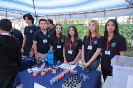 Aydın &Ouml;zel Y&uuml;ksek Teknoloji Koleji ezber bozuyor: T&Uuml;BİTAK&rsquo;ta 45 proje ile zirveye yerleşti
