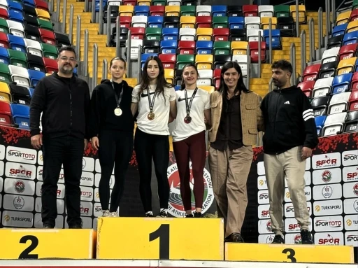 Aydınlı sporcular İstanbul&rsquo;dan başarıyla d&ouml;nd&uuml;
