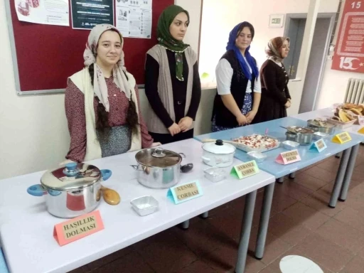 Aydıntepe&rsquo;de &ouml;ğrenciler Bayburt&rsquo;un y&ouml;resel lezzetlerini tanıttı
