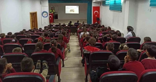 Aydıntepe&rsquo;de &ouml;ğrencilere trafik eğitimi verildi
