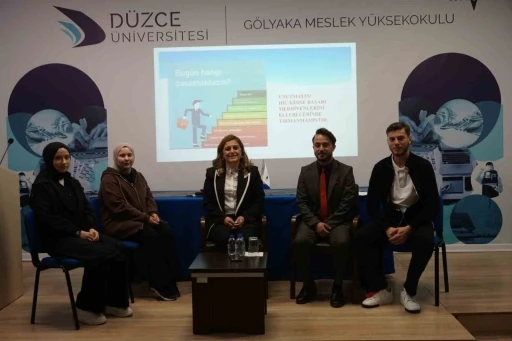 Aygün öğrencilere halkla ilişkileri anlattı
