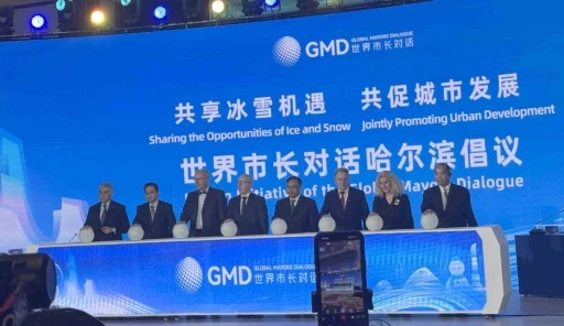 Aynalı &Ccedil;in&rsquo;de Paland&ouml;ken ve kış turizmini anlattı
