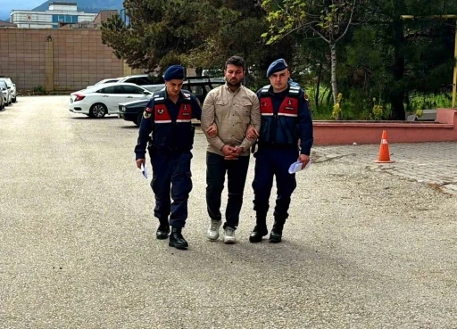 Aynı aileden 4 kişinin öldüğü kazada tır sürücüsü tutuklandı
