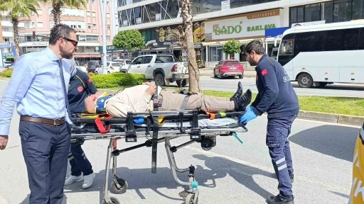 Aynı istikamette ilerlerken &ccedil;arpışan motosikletlerden biri devrildi: 1 yaralı
