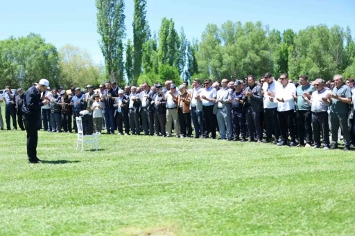 Ayvalı Mahallesi&rsquo;nde yağmur ve ş&uuml;k&uuml;r duası yapıldı
