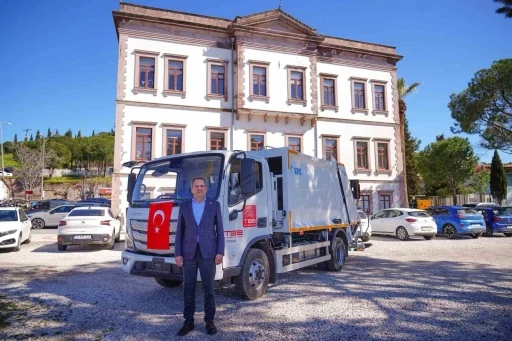 Ayvalık Belediyesi&rsquo;nin temizlik işleri filosu g&uuml;&ccedil;leniyor
