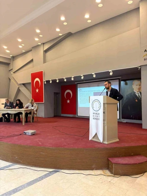 Ayvalık&rsquo;ta yeni nesil yat limanı ve &ccedil;ekek yeri projesi tanıtıldı
