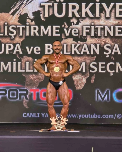 Ayvalıklı Sevinmiş T&uuml;rkiye şampiyonu oldu
