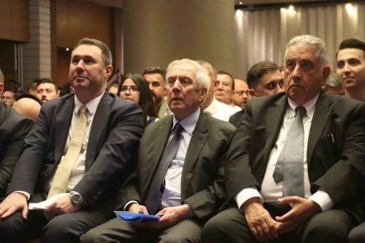 Aziz Yıldırım, İzmir&rsquo;de kongre &uuml;yeleriyle bir araya geldi
