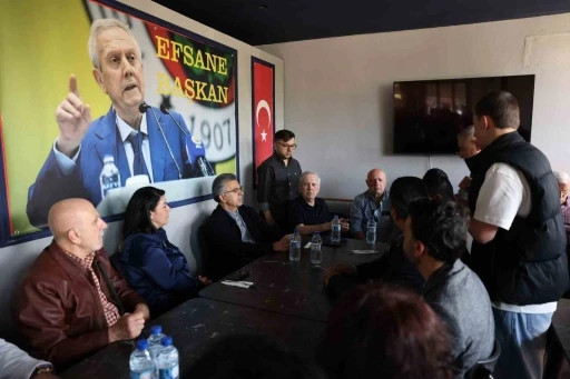 Aziz Yıldırım, şampiyon boks&ouml;rlerle bir araya geldi
