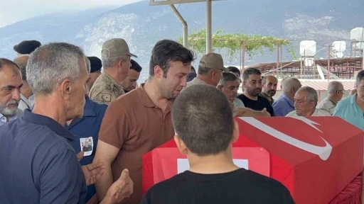 Baba olduktan 3 gün sonra kalp krizi geçiren uzman çavuş hayatını kaybetti
