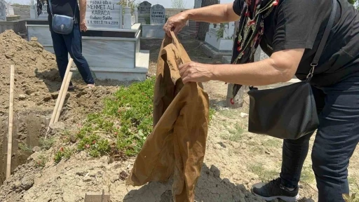 Baba ve kızları yan yana defnedildi

