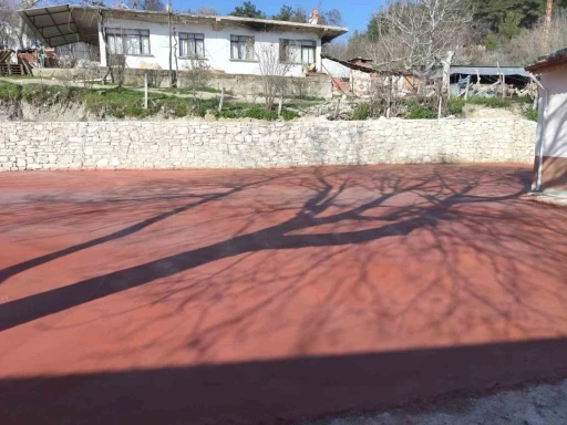 Babadağ Belediyesi &ccedil;evre d&uuml;zenleme &ccedil;alışmalarını s&uuml;r&uuml;yor
