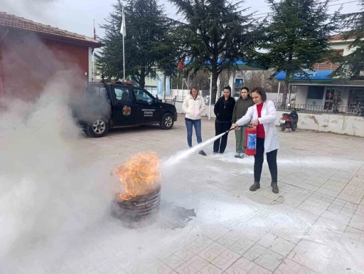 Babaeski&rsquo;de aile sağlık merkezlerinde yangın eğitimi verildi
