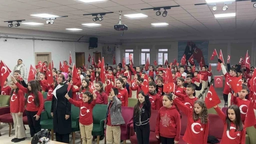 Babaeski&rsquo;de ilk ders &rsquo;Bayrak Sevgisi&rsquo; oldu
