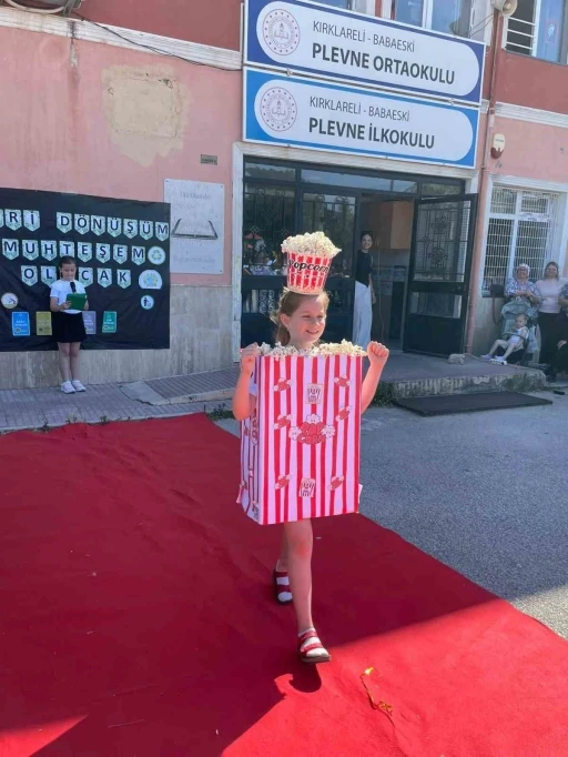 Babaeski&rsquo;de &ouml;ğrencilerden atıkları sanata d&ouml;n&uuml;şt&uuml;ren defile
