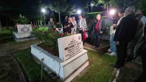 Babalar G&uuml;n&uuml;&rsquo;nde K&uuml;tahya Tayyare Şehitliği&rsquo;nde duygu dolu buluşma
