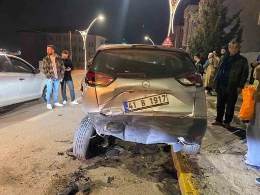 Babasının arabasını kaçıran çocuk mahalleyi savaş alanına çevirdi
