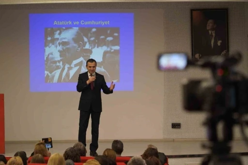 Bab&uuml;roğlu Atat&uuml;rk ve Cumhuriyet değerlerini anlattı
