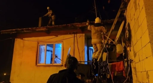 Baca yangını mahalleliyi sokağa d&ouml;kt&uuml;
