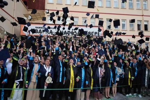 Bafra Anadolu Lisesi’nde coşkulu mezuniyet töreni
