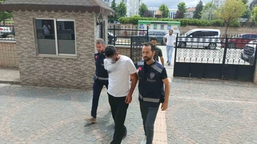 Bafra&rsquo;da peş peşe operasyonlar: Metamfetaminle yakalandılar
