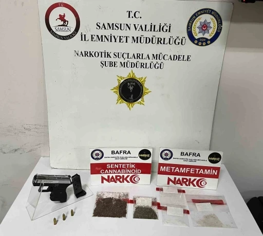 Bafra&rsquo;da uyuşturucu operasyonu: Uyuşturucu ve ruhsatsız tabanca ele ge&ccedil;irildi
