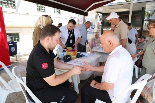 Bağcılar&rsquo;da camilerde sağlık taraması yapıldı
