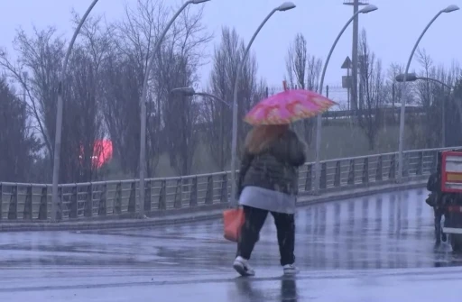 Bağcılar&rsquo;da kar yağışı başladı
