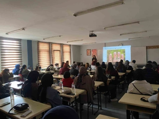 Bağımlılıkla mücadele eğitimi verildi

