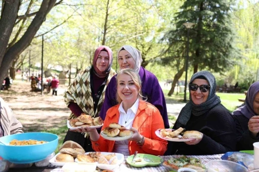 Baharın coşkusu ve Anneler G&uuml;n&uuml; Ornaz Vadisi&rsquo;nde bir araya geldi
