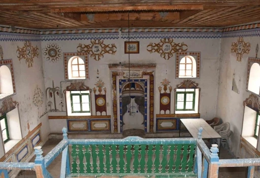 Bah&ccedil;ecik k&ouml;y&uuml; camii restore edilmeyi bekliyor
