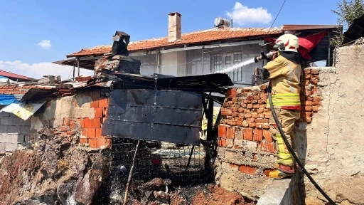 Bah&ccedil;edeki fırında &ccedil;ıkan yangın paniğe neden oldu
