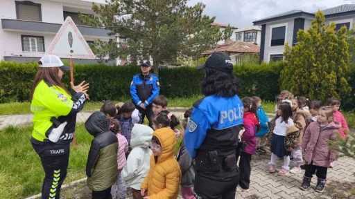 Bah&ccedil;elievler Anaokulu &ouml;ğrencilerine trafik bilinci eğitimi
