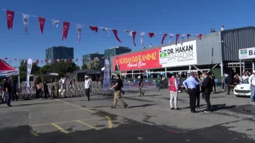 Bah&ccedil;elievler&rsquo;de ilk kurban kesimleri yapıldı
