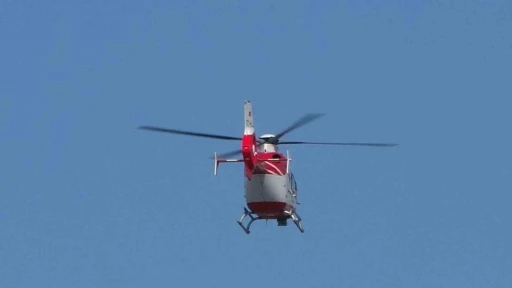 Bah&ccedil;esaray&rsquo;da 40 yaşındaki hasta ambulans helikopter ile Van&rsquo;a getirildi
