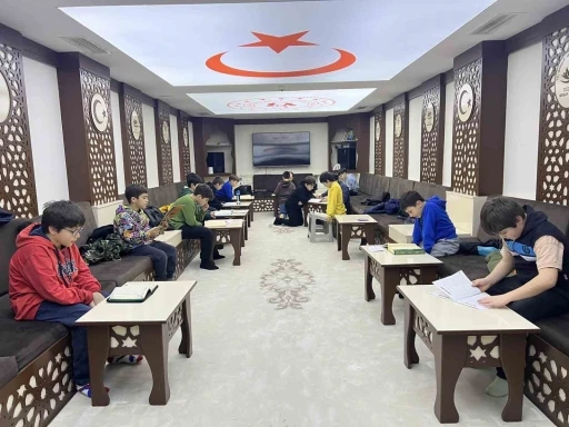 Bah&ccedil;eşehir Gen&ccedil;lik Merkezinde Kur&rsquo;an kursu kayıtları devam ediyor
